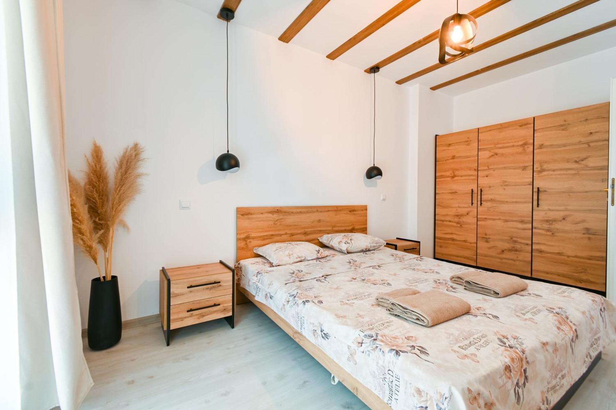 Central Luxury Apartment *